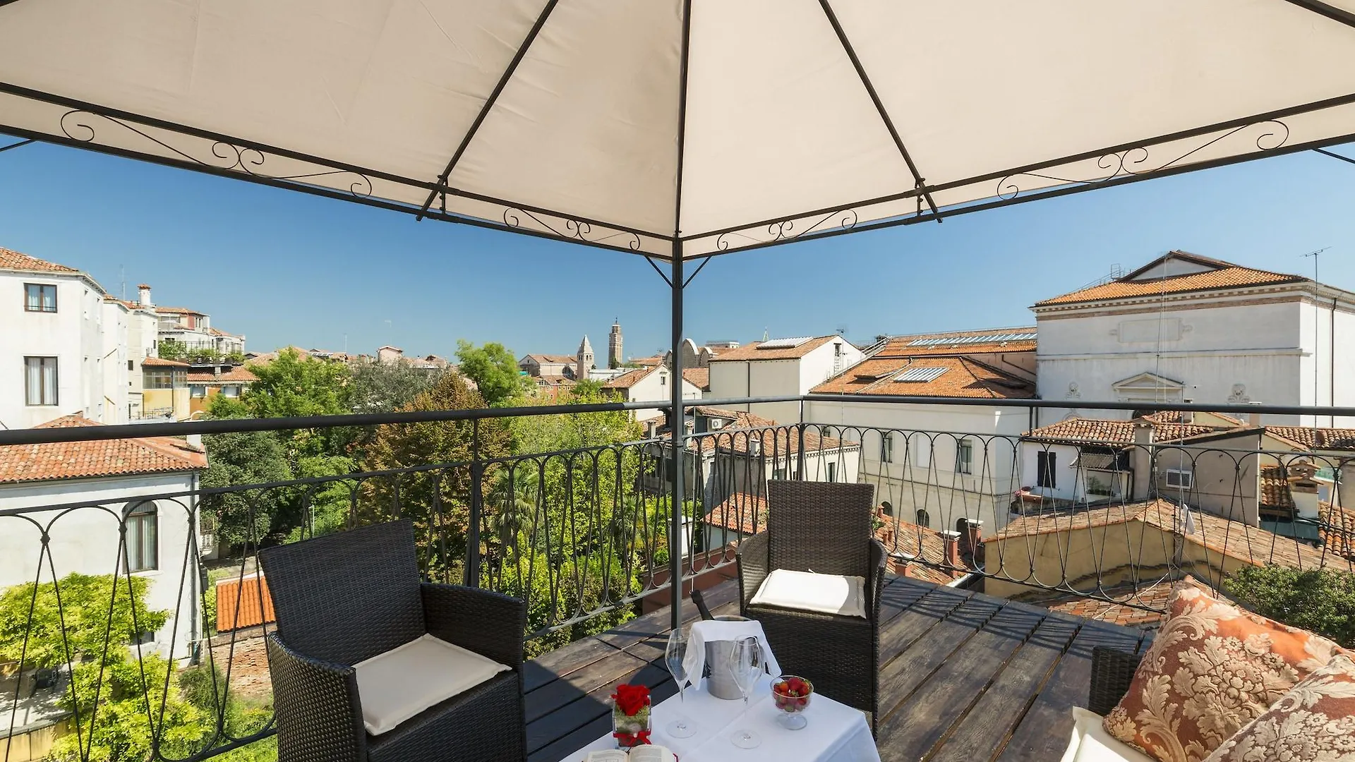 *** Guest house Palazzo Guardi Hotel Venice Italy