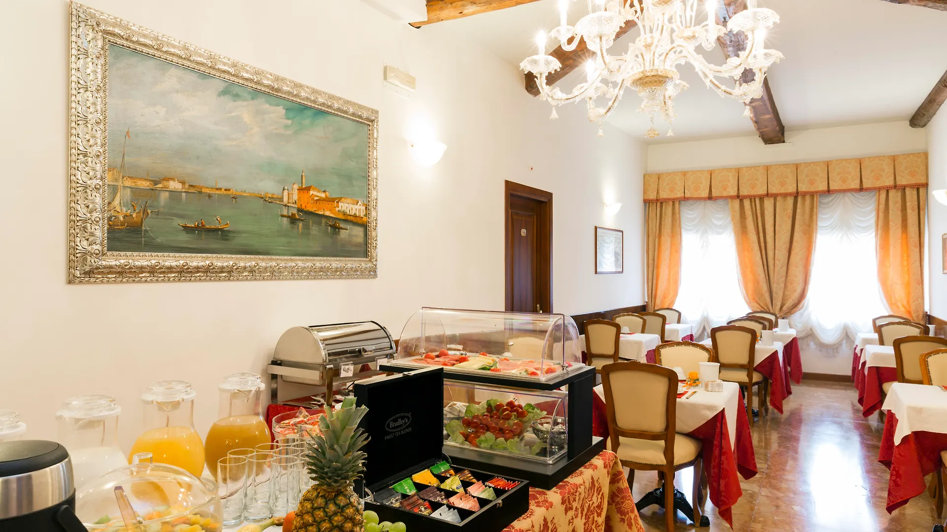 Palazzo Guardi Hotel Venice 3*,  Italy