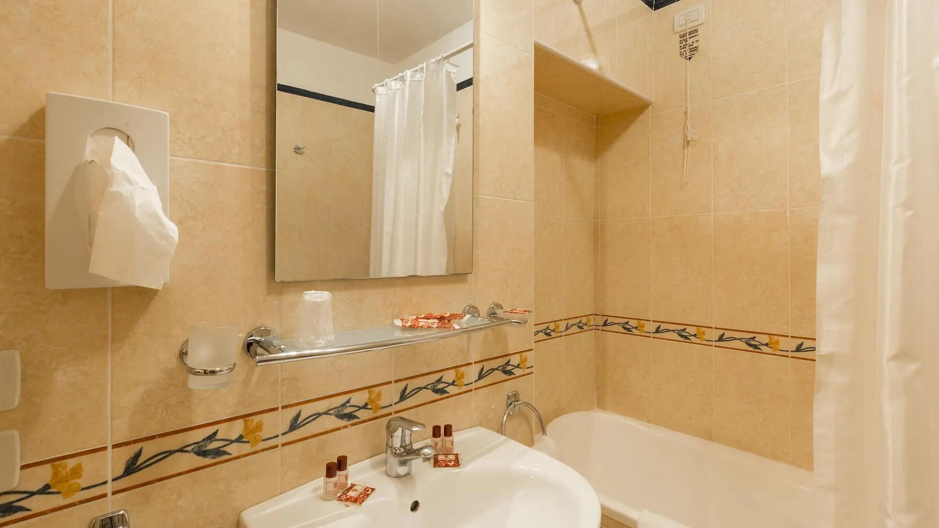Konukevi Palazzo Guardi Otel Venedik