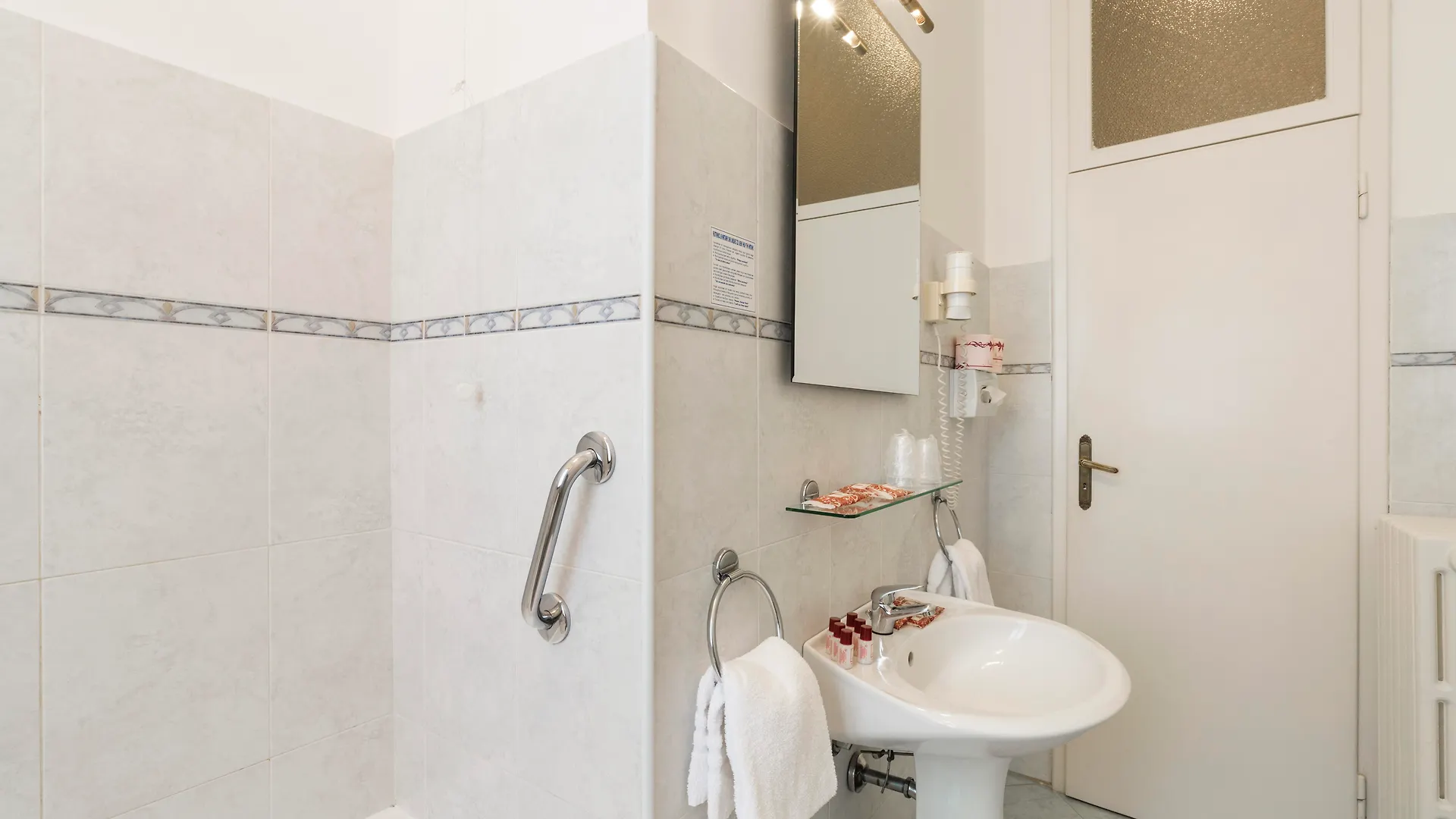 Palazzo Guardi Hotel Velence 3*,