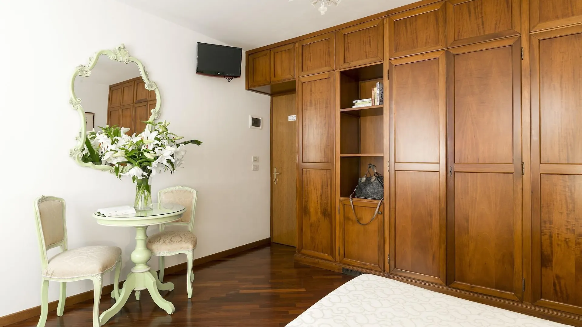 Palazzo Guardi Hotel Velence 3*,